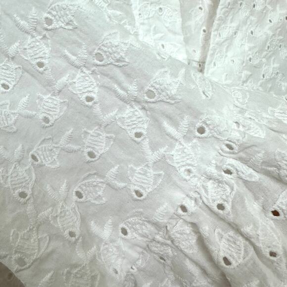 Lilly Pulitzer White Eyelet Fish Pattern Top Size S - Excellent Condition - Picture 4 of 8